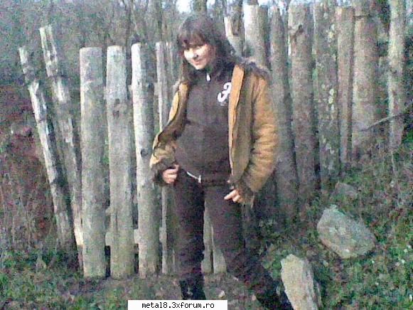 scrie te rog si iubesca :rolleyes:  :rolleyes: 





dute pasarica-n spunei sa se sa il ;)  ;)  ;) e